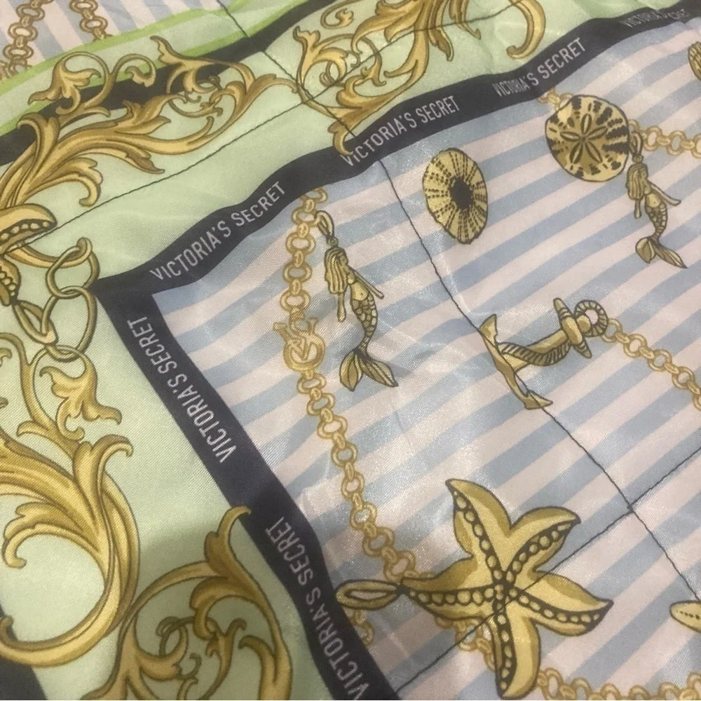 New with Tags Victoria’s Secret Packable Blanket Nautical Beach Pool Picnic
